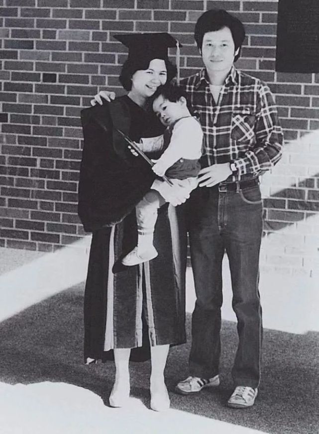 名导李安：婚姻39年，岳母曾劝他们离婚，感谢妻子不离不弃