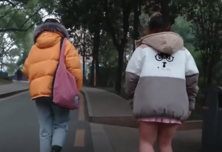 00后儿媳18岁生子，怀孕后抽烟喝酒泡吧，不知道孩子是谁的