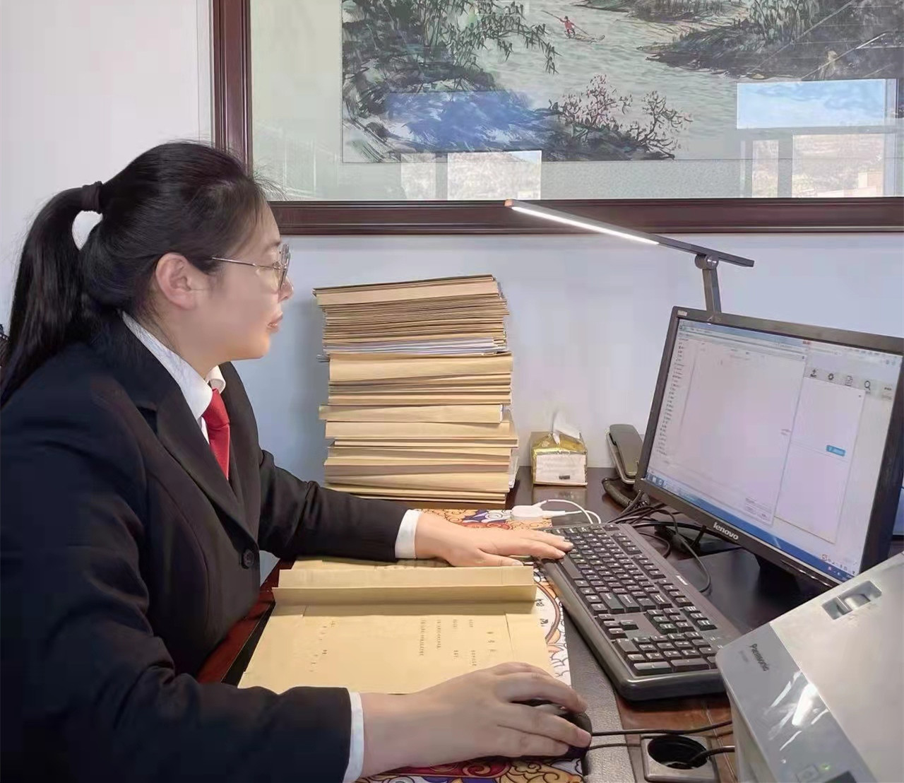 神木市法院扫描中心：你们“战”一线 我们“清”后方