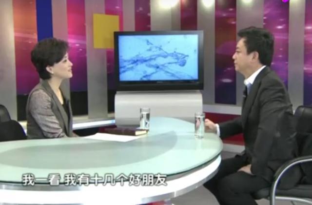 主持人抢话、演员笑场，这8届央视春晚的失误，堪称“灾难现场”