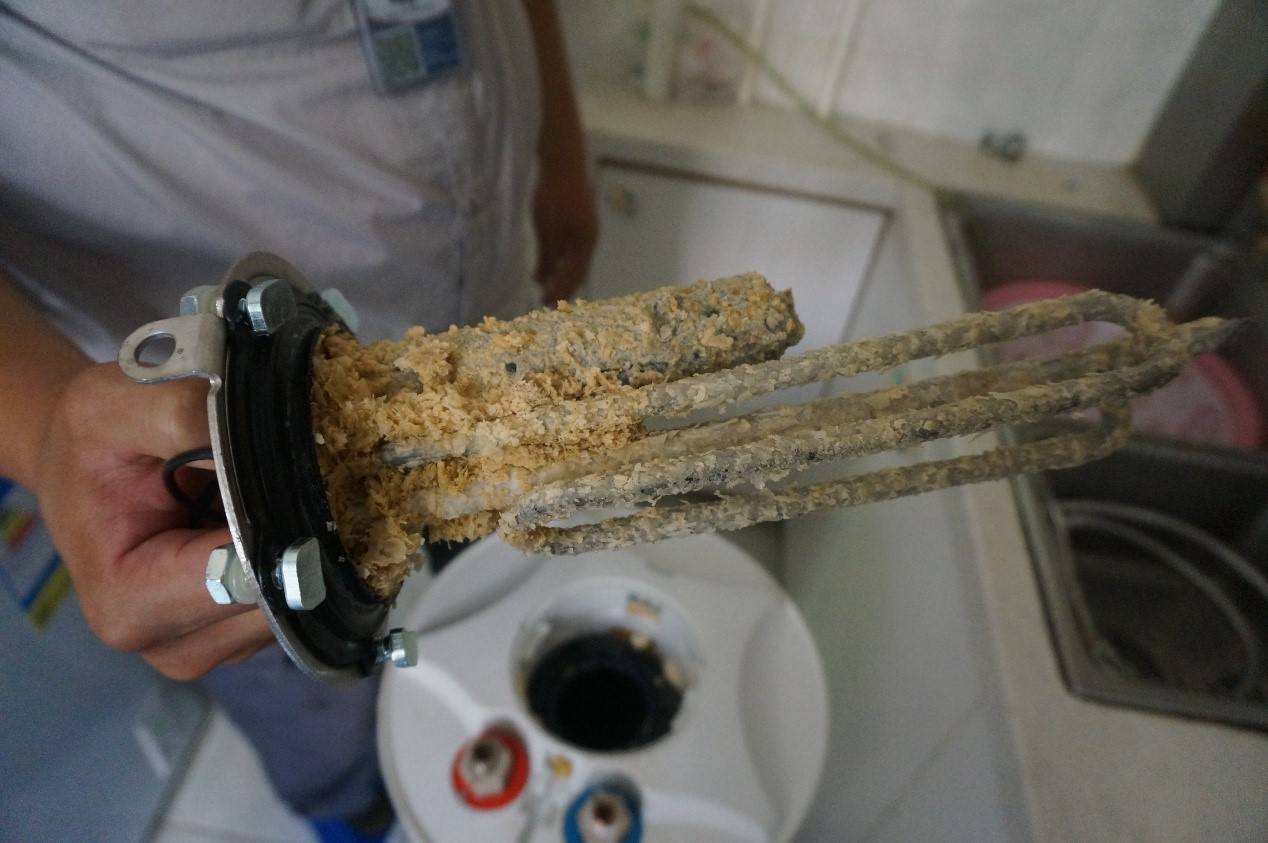 使用电热水器怎么会触电？感谢安装师傅的科普，总算搞明白了