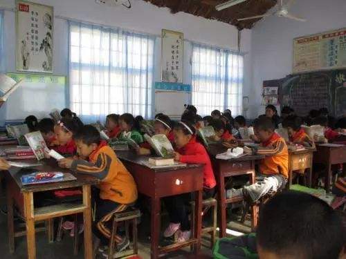 湖南农家发生怪事，10岁男童深夜发出诡异笑声，让父母束手无策