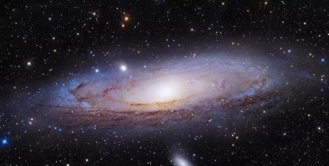 直径1630万光年，天文学家发现最大星系，银河系不如它的零头
