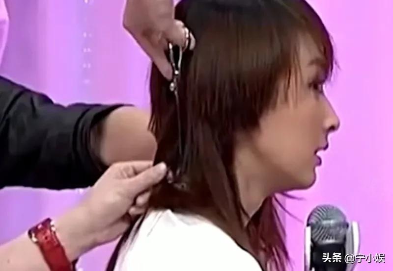喝油漆、挨耳光、被剪发，明星走红前受欺负：足够强大才有话语权