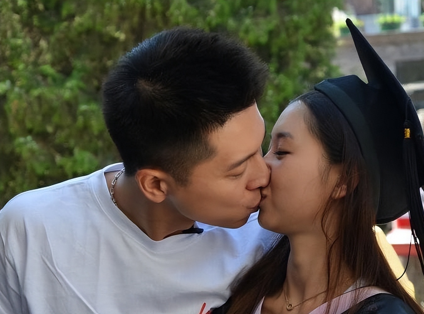 男生的话刺耳但现实，上过大学和没上过大学的女生，差距还真不小