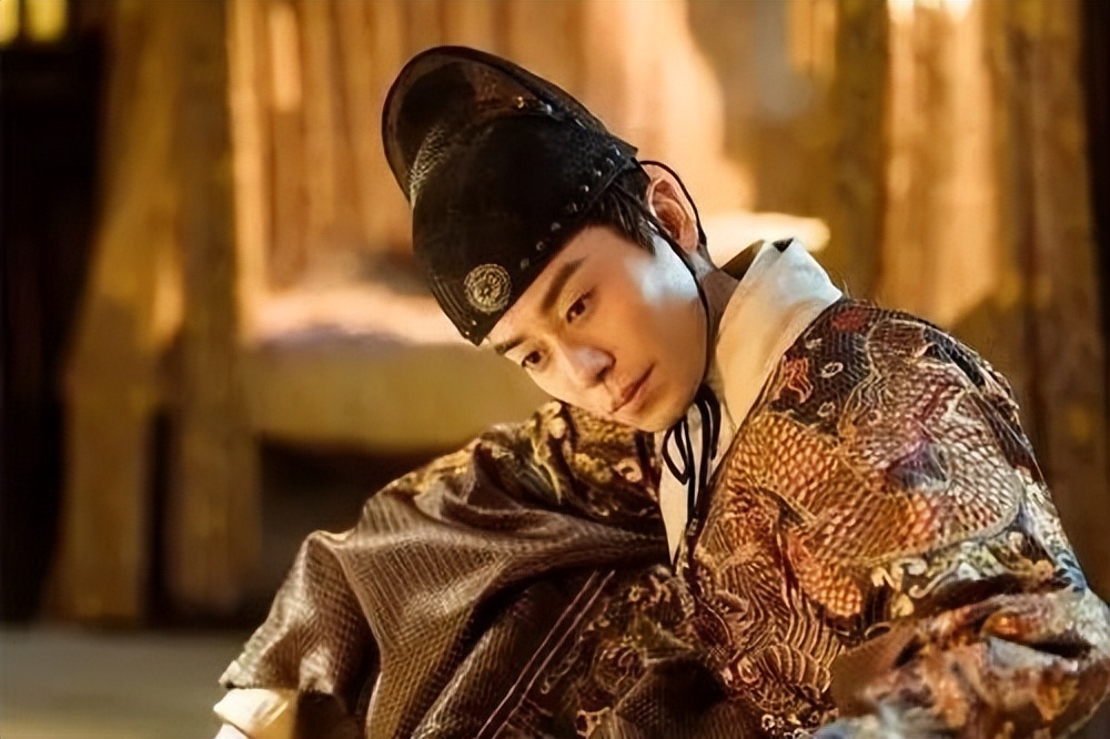 穿飞鱼服我只服这11位男星！穿上后个个化身为万人迷，霸气侧漏