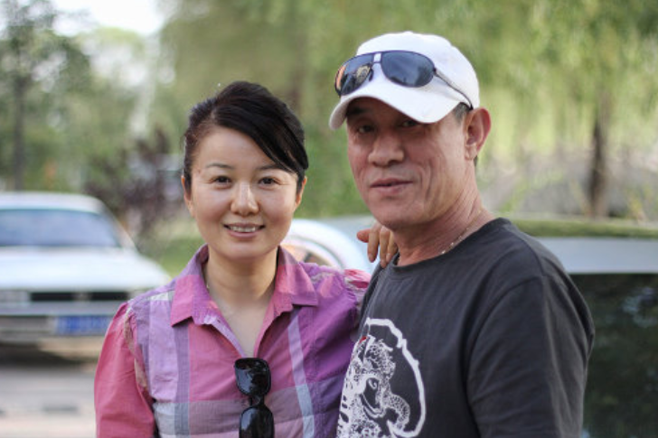 年龄不是问题！这些娱乐圈“老男人”，为何妻子越换越年轻？