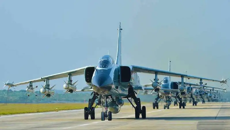 �й����շ���������չѸ�٣���ð��Ͷ�������͹���������ĸ���м�