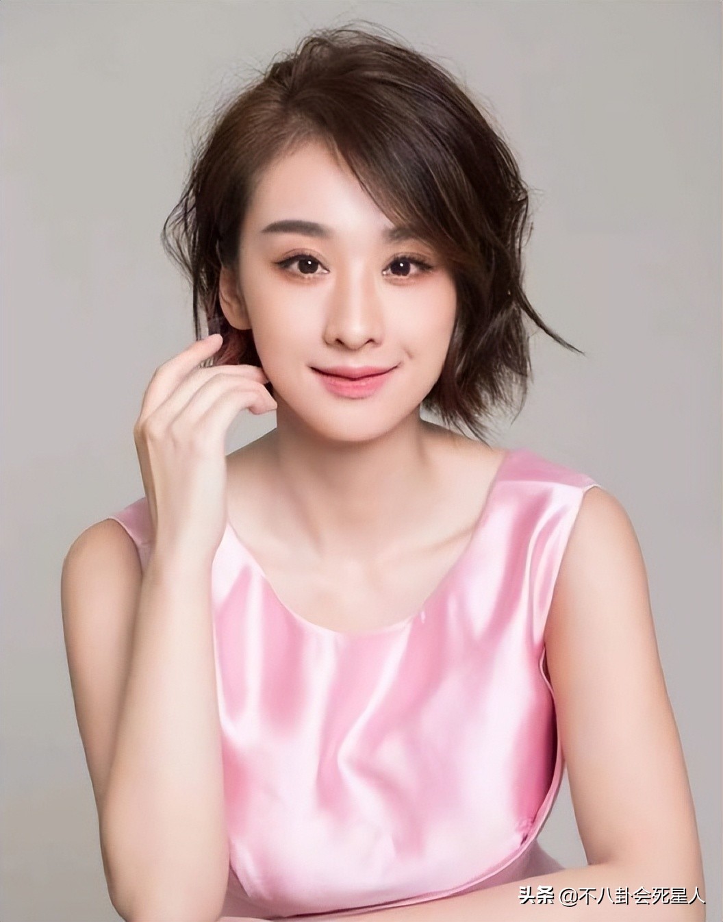 红得快，糊得也快，这8位“风光不再”的女星，实在太可惜