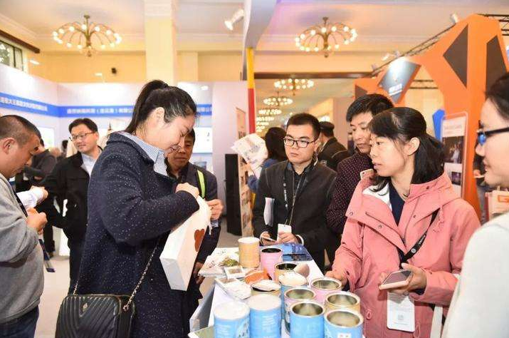 大学生扎堆离开北上广，新一线城市成落户首选，浙江格外受欢迎