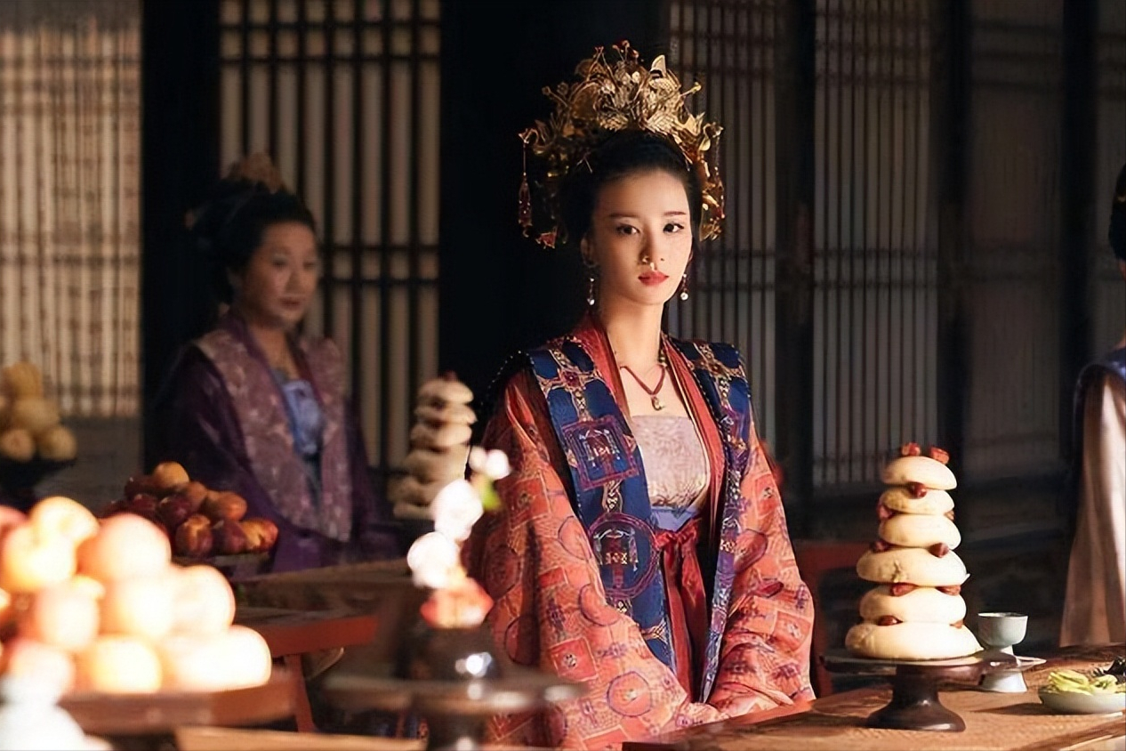 宋仁宗的温成皇后张氏,也就是之前热播的《清平乐》里的张贵妃,剧中的