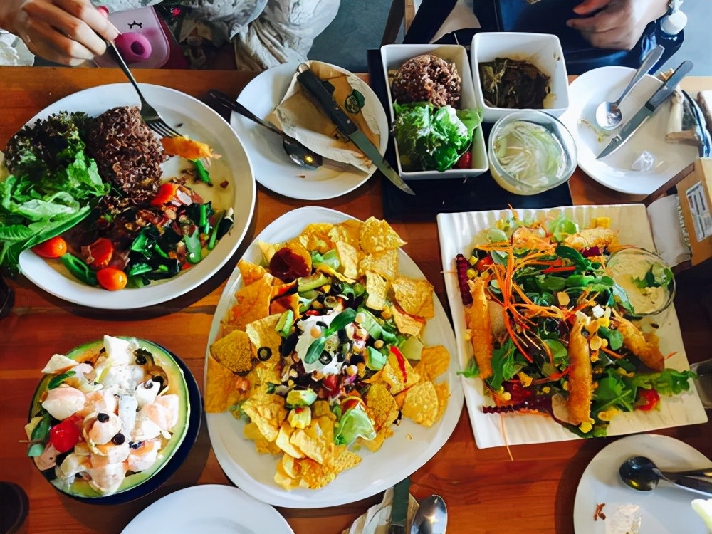 肚子经常咕咕叫，还总是放屁，是怎么回事？看完或对您有帮助