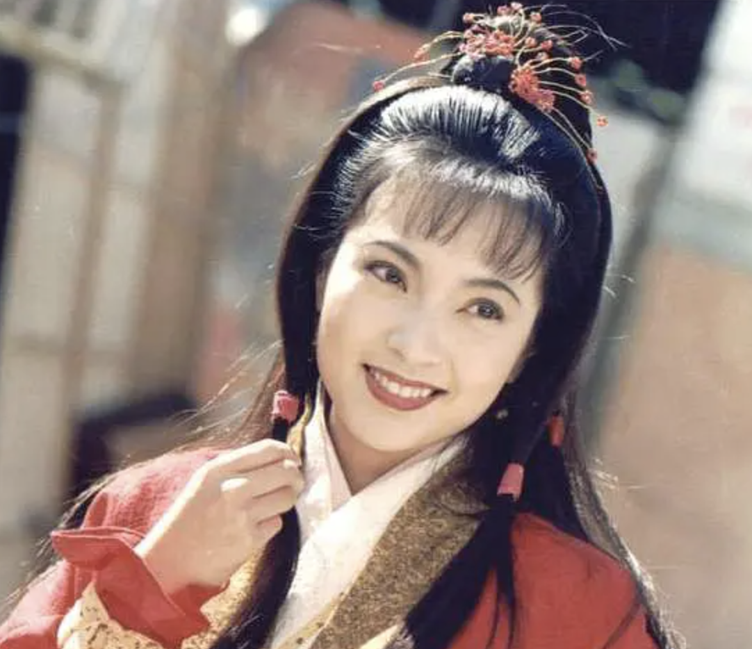 叶璇“变脸”？6位港风女神容颜大改：有的圆脸变尖脸，有的脸僵