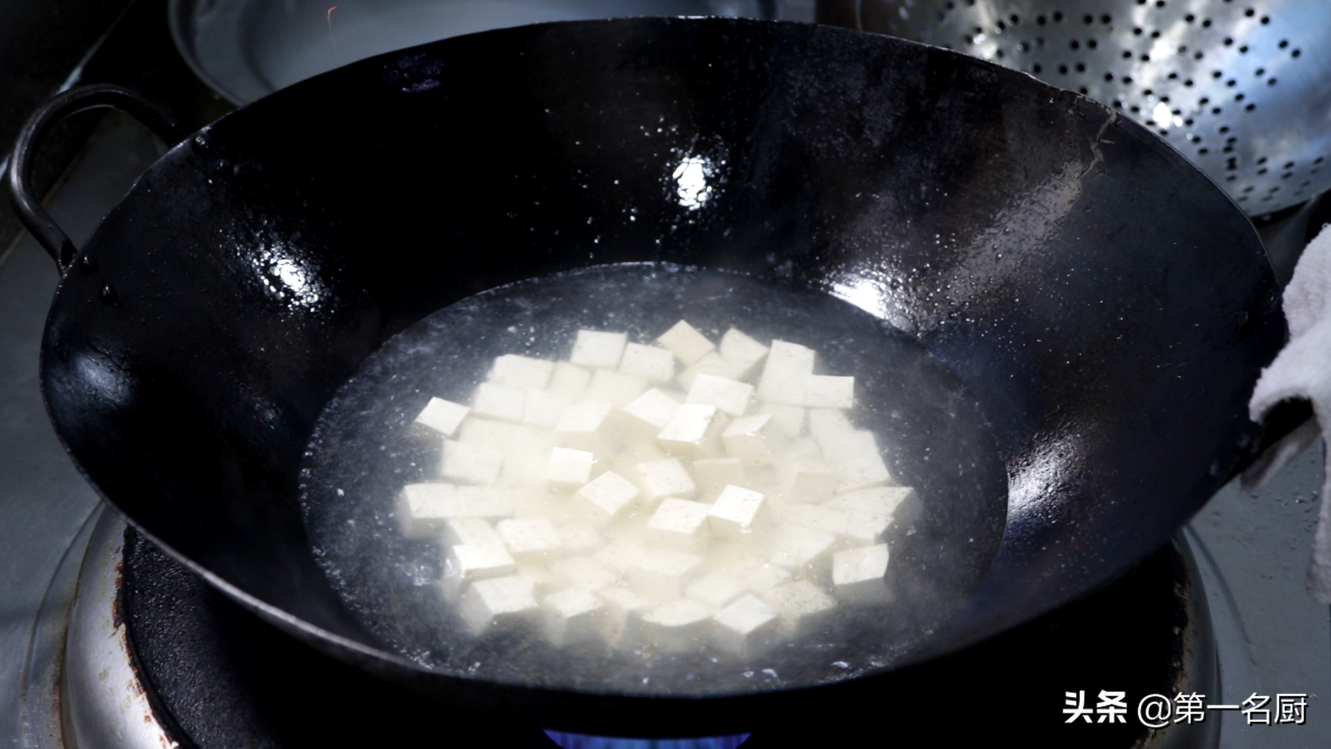 豆腐的做法大全家常菜（6种家常做法好吃营养还不长肉）