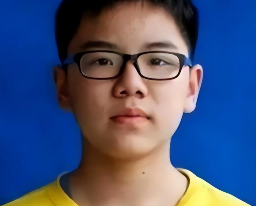 “第2个韦东奕”出现了？北大自愿降200分录取他，难得一遇天才