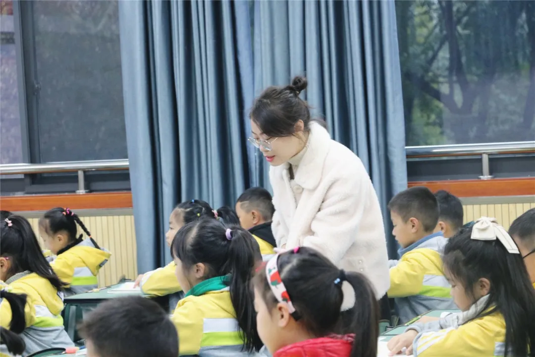 双流实小外国语学校丨实外教师展风采 教研结合共提升