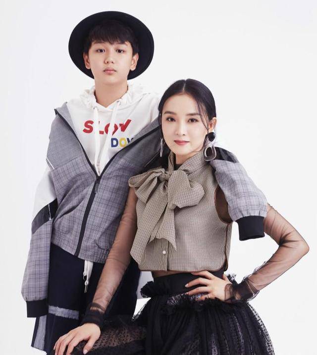 嫁豪门22年后的王艳，孩子长大艰难复出，48岁的她出路在哪？