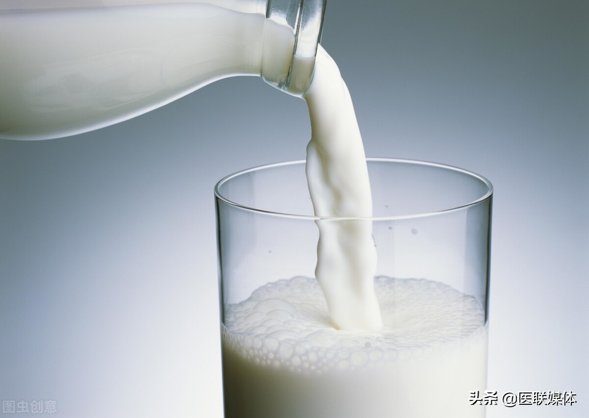 常喝牛奶是好还是坏？若真为了孩子健康，多吃这3种食物