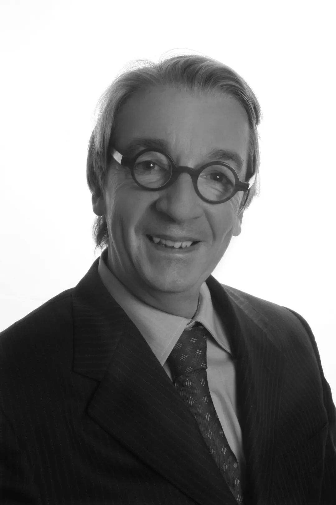 百亿“富五代”一夜变穷光蛋