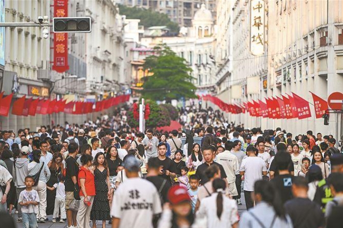 首秀首店首展引领消费新风尚 五一假期厦门推出百场活动点燃城市活力