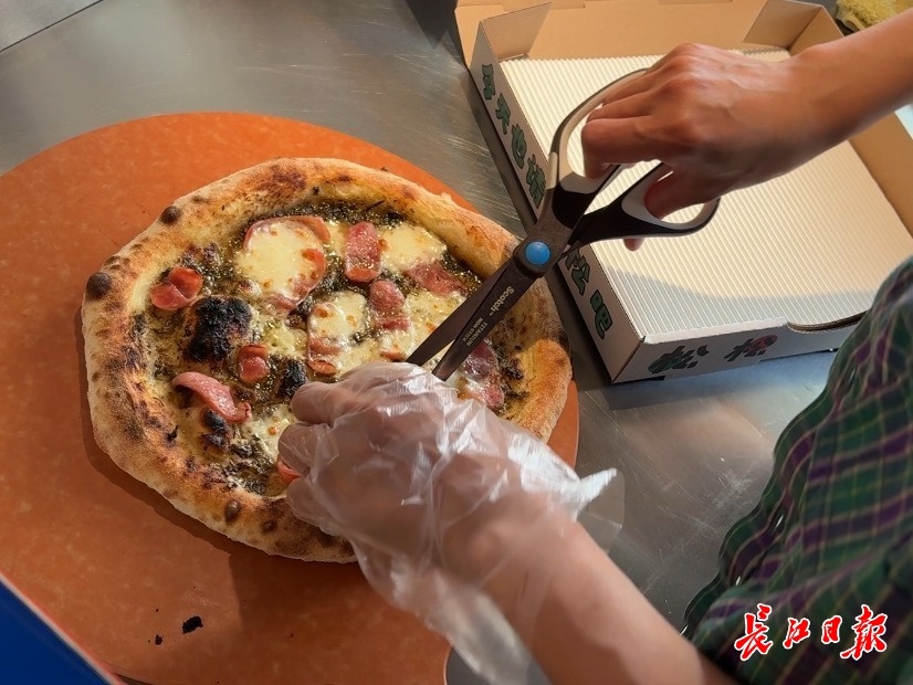 小店只做“一人食”披萨，开业3个月营业额超10万元