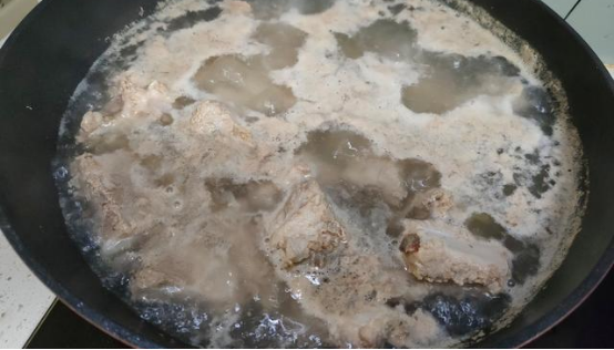 煮出来的浮沫，是精华还是脏东西？这3种食物泡沫，千万要撇掉