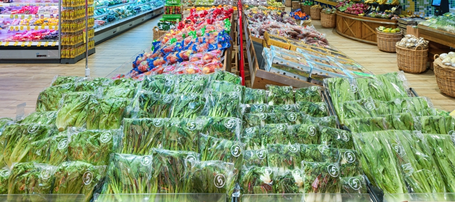 把猪肚鸡、酸菜鱼卖到香港市场之后，叮咚买菜又送去了时令鲜蔬