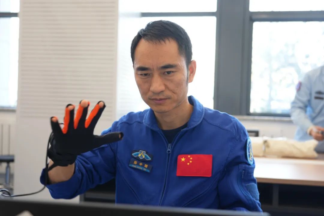 航天员陈中瑞：以梦为翼，从田间飞向苍穹