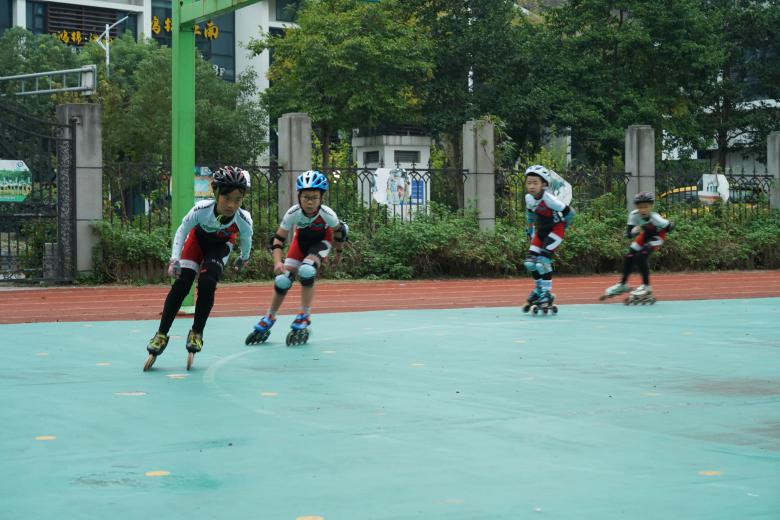 温州市蒲鞋市小学获长三角轮滑总决赛亚军(图1)