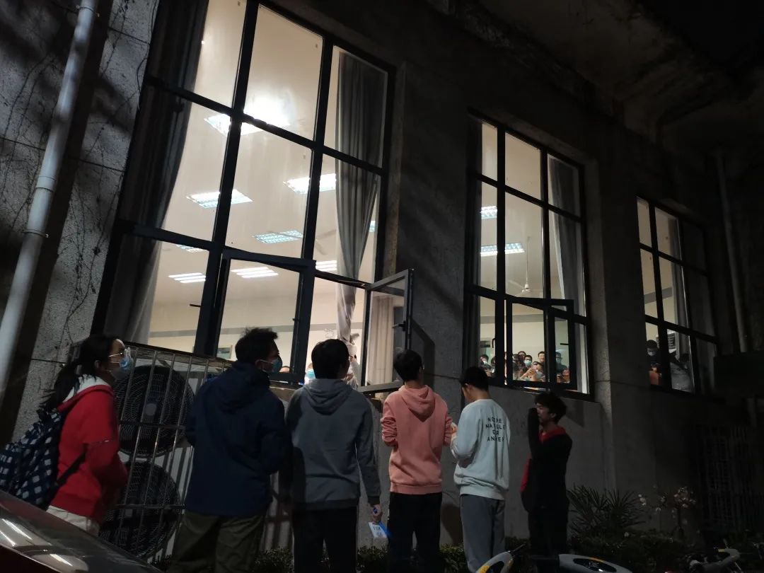 扒牆翻窗也要聽!武大戀愛講座第二彈出筆記了,PPT公開 找老婆 第8張-戀愛小秘書-娜米 扒牆翻窗也要聽!武大戀愛講座第二彈出筆記了,PPT公開 找老婆 第8張