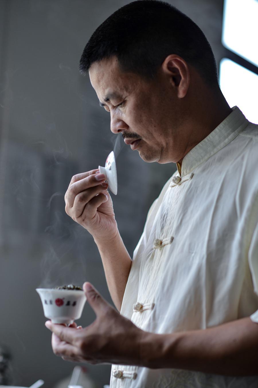 探訪福建“非遺”技藝：一片綠葉的保護(hù)、傳承 帶動貧困縣“轉(zhuǎn)身”成為“全國百強(qiáng)縣”