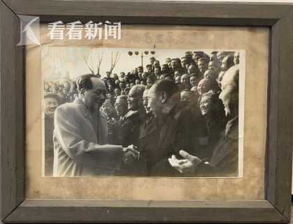 用先辈事迹勉励学生 胡懋廉史料捐赠复旦医学院