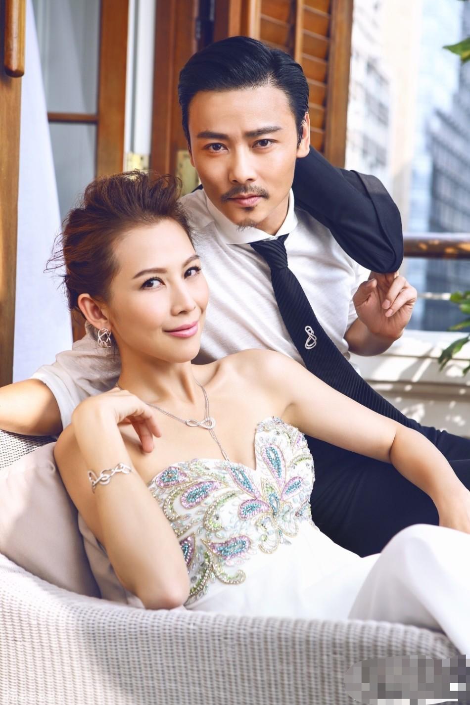 蔡少芬晒吻照，庆祝老公当队长，网友调侃张晋摆脱“软饭男”称号