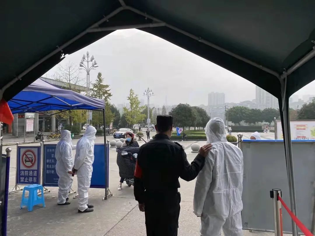 四川多所高校发布紧急通知！