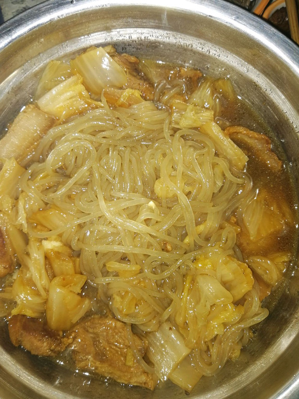 酸菜炖粉条,酸菜炖粉条的家常做法