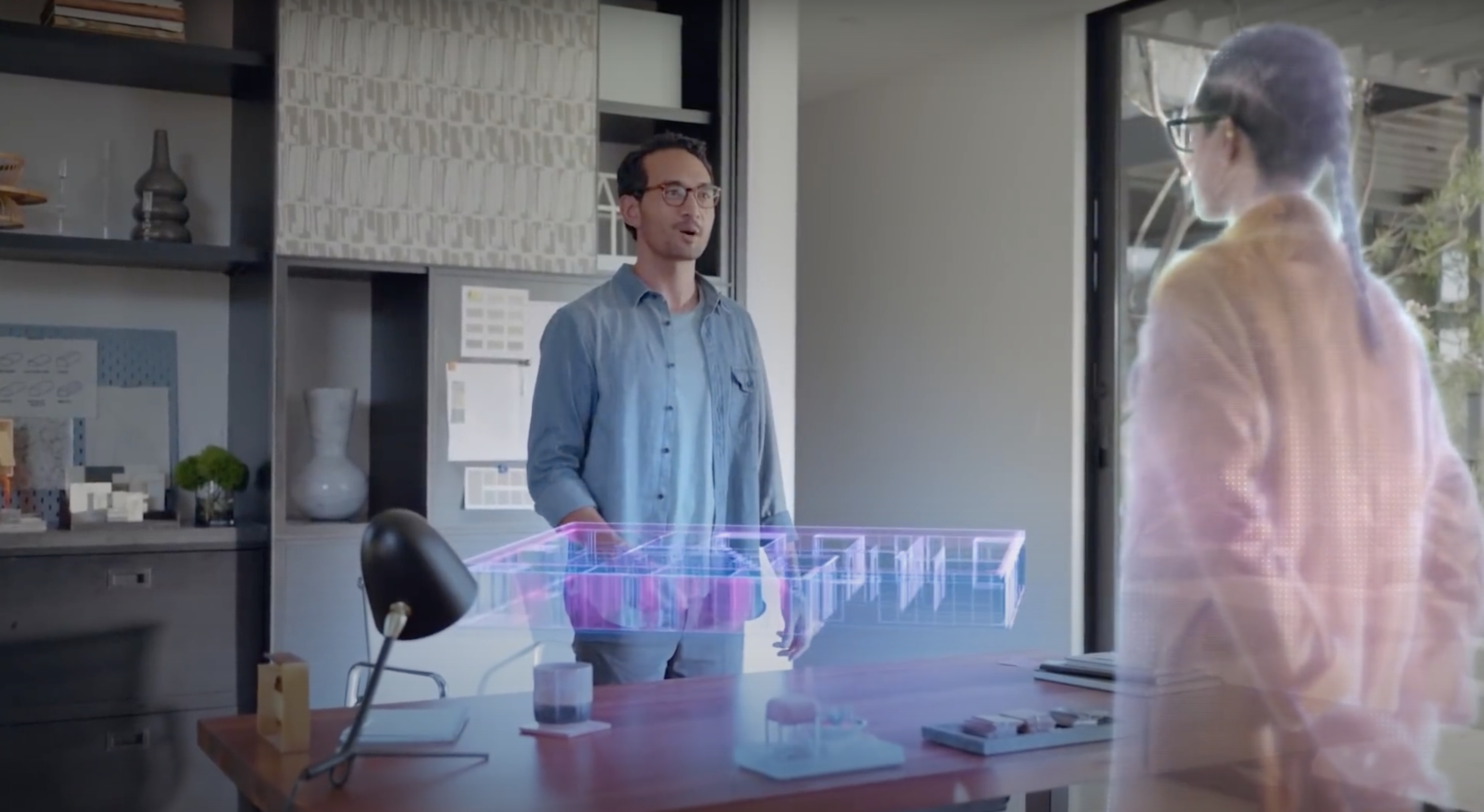 21深度丨“元宇宙来了”之一：虚拟办公场景最“靠谱”，Meta和微软争做“头号玩家”