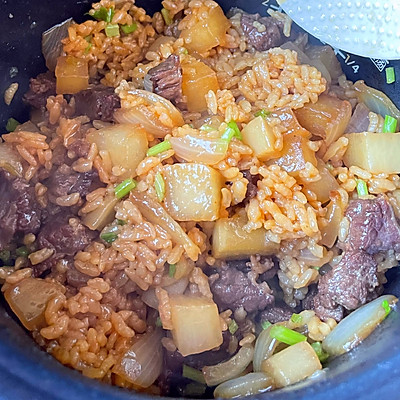 牛肉焖饭,