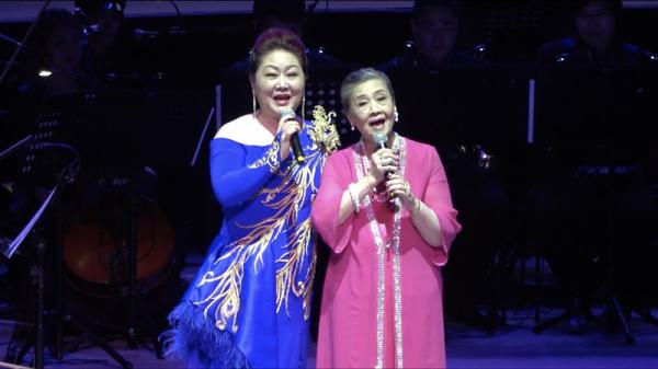 “歌唱家”朱逢博：丈夫死后不愿下葬遗体，痴情守候骨灰14年