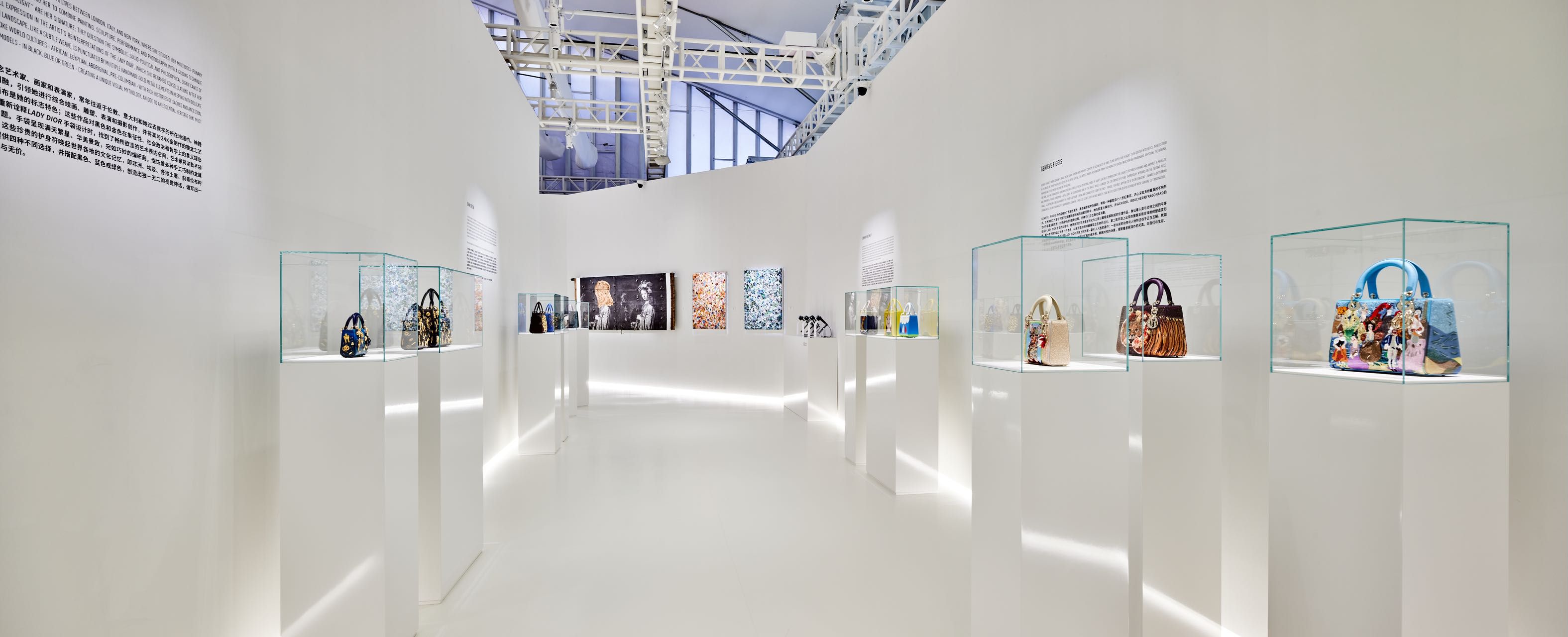 时尚和艺术的关系如何诠释？迪奥做了场重构Lady Dior的展览