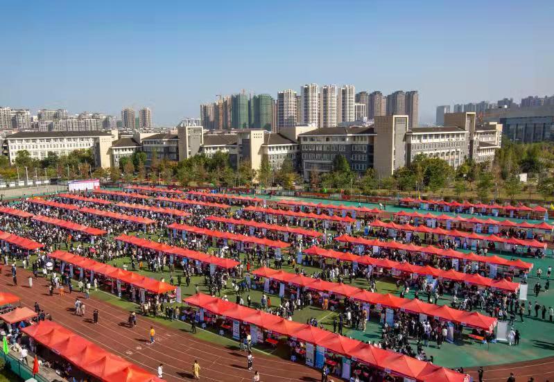 2万+岗位虚席以待！广西医药类毕业生双选会首次在我校盛大举行