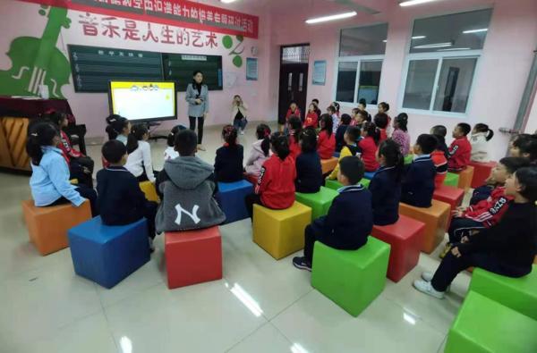 河南信陽(yáng)市第三小學(xué)正商分校課后服務(wù)精彩多(圖1) 河南信陽(yáng)市第三小學(xué)正商分校課后服務(wù)精彩多(圖1)