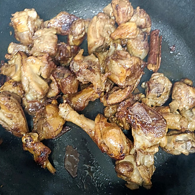 红烧鸭子的家常做法（教你在家做滋补营养下饭的红烧鸭块）