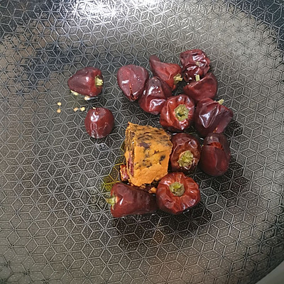 水煮牛蛙,