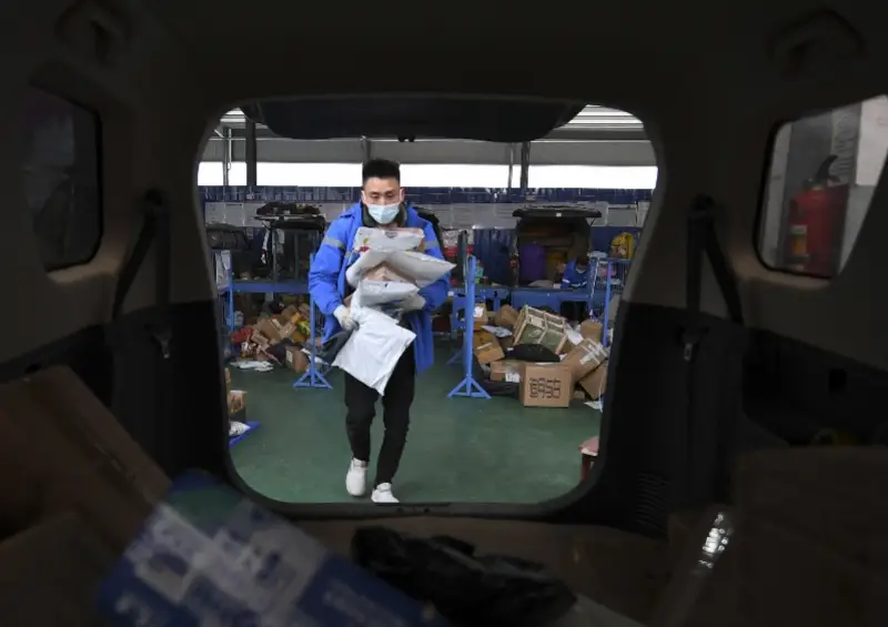 反对“内卷”！国家邮政局要求企业保障快递小哥群体合法权益