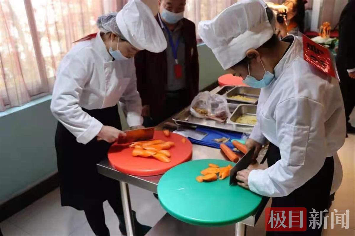 厨艺争霸！高校食堂厨艺比评大赛精彩上演