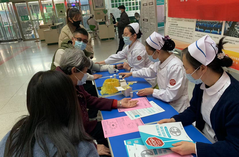 携手努力，共防压疮——北京中医药大学枣庄医院开展“世界压疮预防日”义诊活动