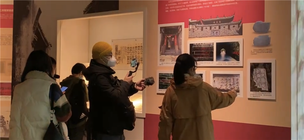 一句标语一份信念 川博上新展