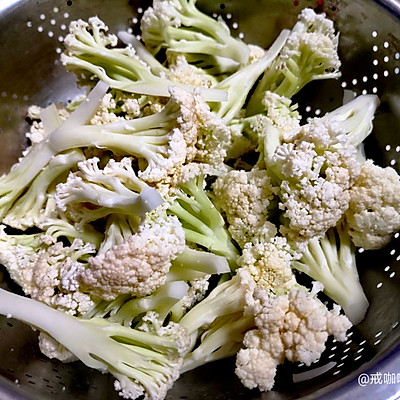 菜花炒肉做法,菜花炒肉做法视频