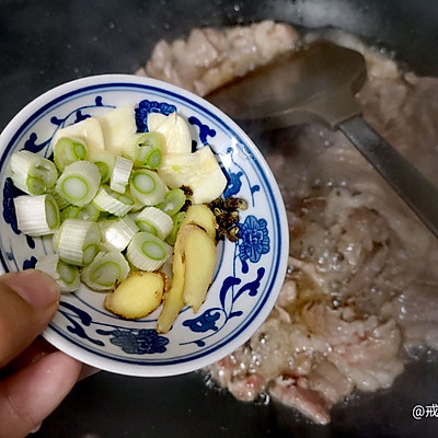 菜花炒肉做法,菜花炒肉做法视频