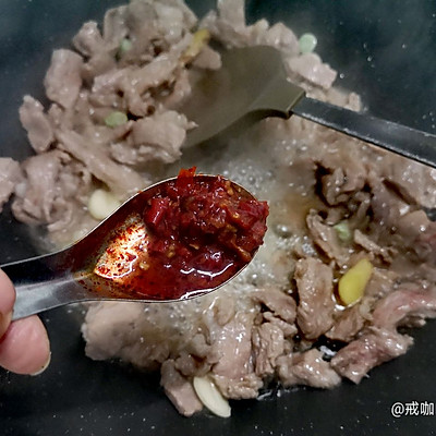 菜花炒肉做法,菜花炒肉做法視頻